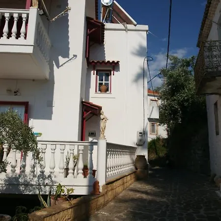 über Den Dächern Von Apartment Koróni